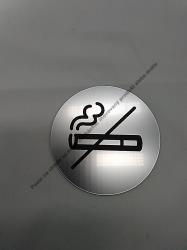 Piktogram zákaz vstupu s cigaretou